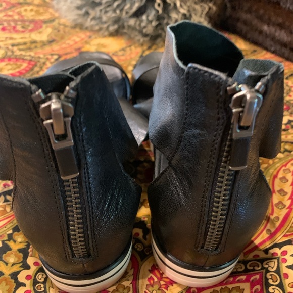 Eileen Fisher Black Crisscross  Zip Up Sandals - Picture 3 of 6